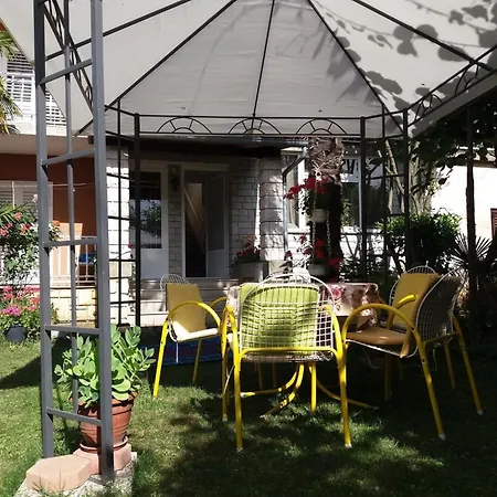 'ivaana' Mit Privatparkplatz By Interhome *