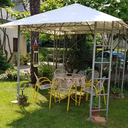 'ivaana' Mit Privatparkplatz By Interhome